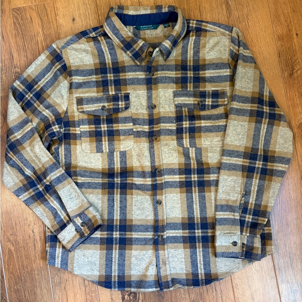 Men's Bass Creek Outfitters Plaid Navy Beige Rustic Cabincore Flannel Shirt. XL